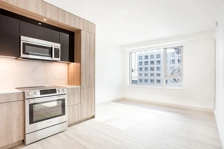 33 8th at Trinity Place — Photo 35