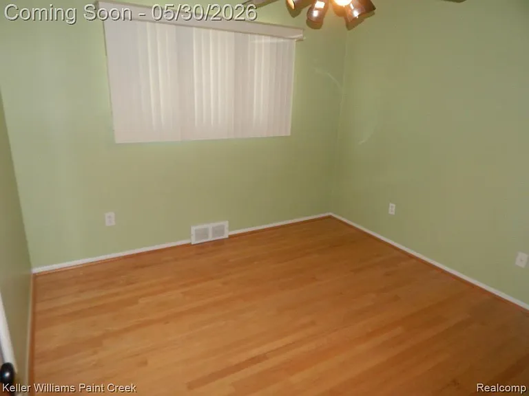 28926 James Dr — Photo 8