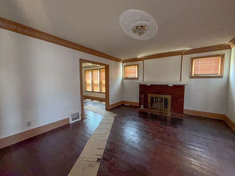 9392 Woodside St — Photo 8