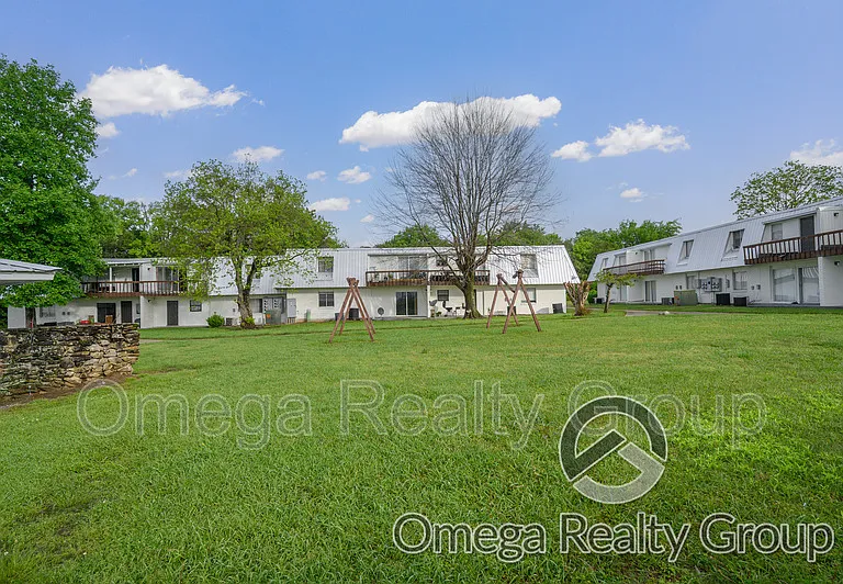 Camelot Apartments — Photo 5