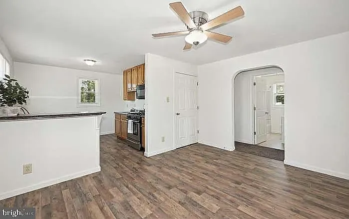 2 bed, $1,695 — Photo 3