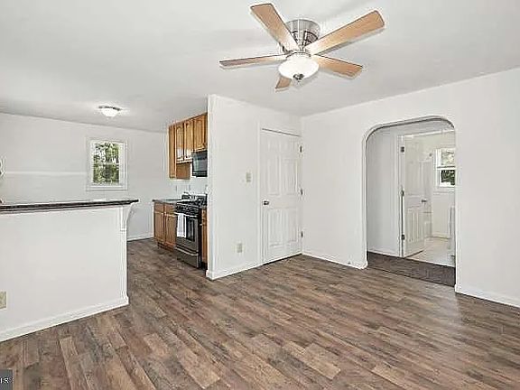 3rd image of 821 Columbia Blvd Floor 2
