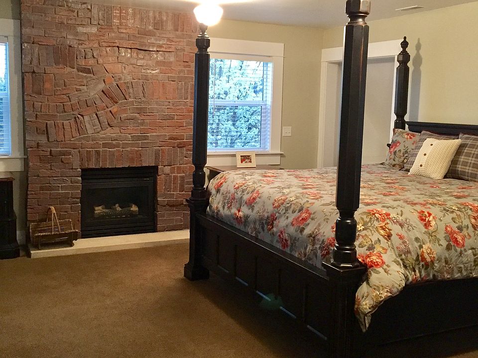 Master w unique fireplace