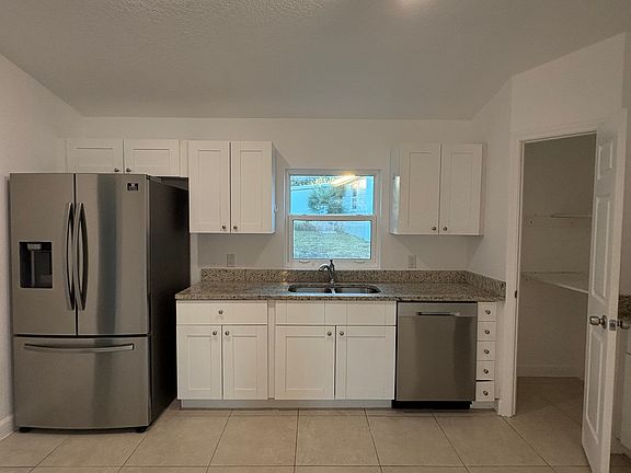 3rd image of 123 Highland Dr SE
