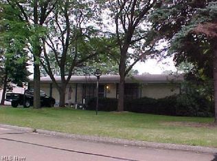 301 Brookwood Ave, Wadsworth, OH 44281