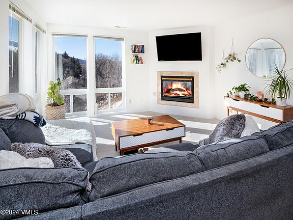 3rd image of 971 W Beaver Creek Blvd Suite C4