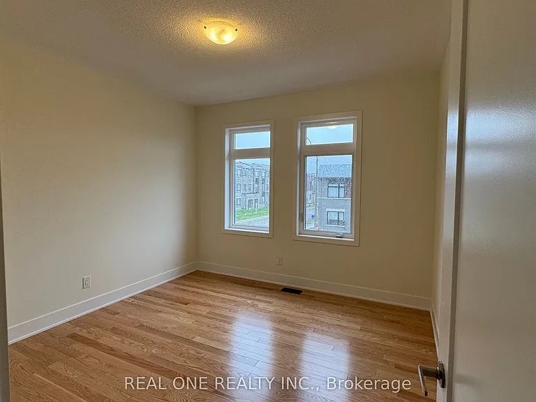 75 Robert Eaton Ave — Photo 38