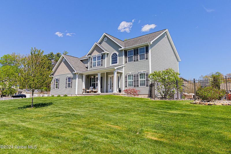 5th image of 17 Berkshire Drive