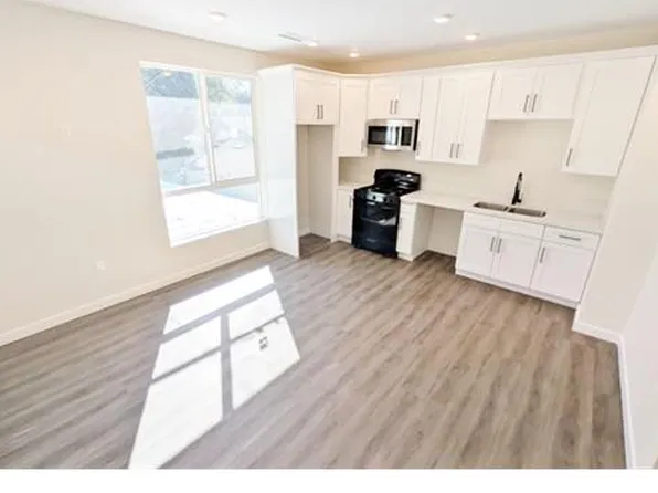 5149 Ben Ave, Valley Village, CA 91607