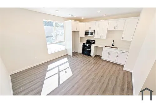 5149 Ben Ave Photo 1