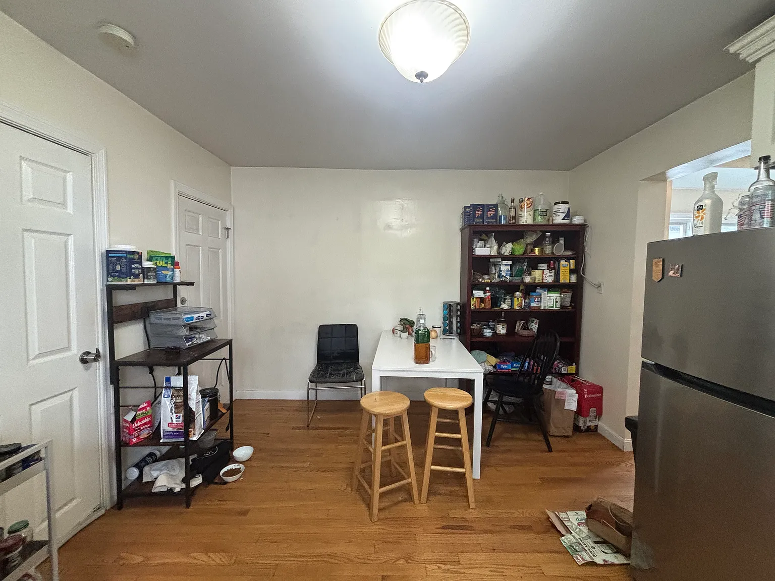 4 bed, 1600 sqft, $4,850 — Photo 4