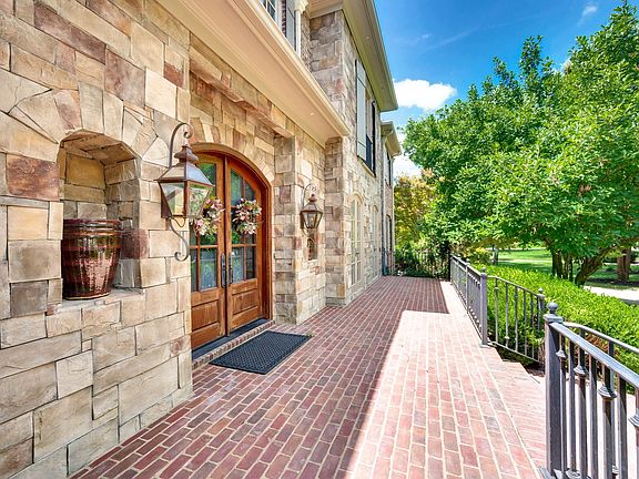 4th image of 1450 Willowbrooke Cir