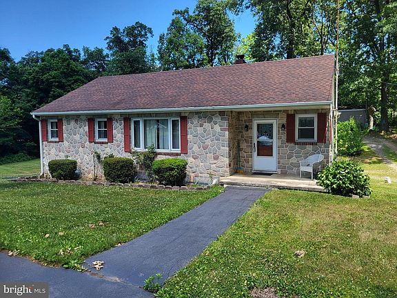 2nd image of 1859 Leafmore Rd #1861