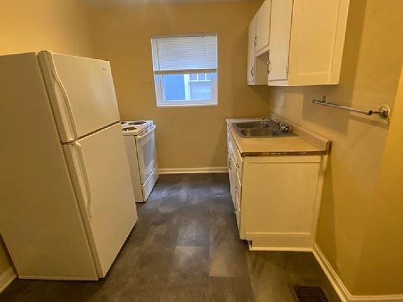 3rd image of 51 Marie Ave #1