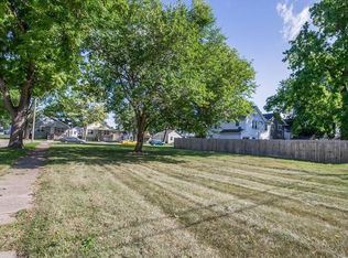 421 6th Ave SW, Cedar Rapids, IA 52404