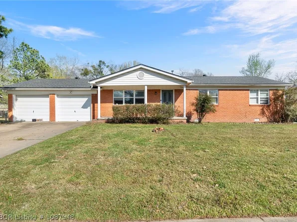 8005 Holly Ave, Fort Smith, AR 72908