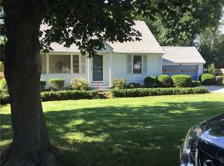 14 W Hill Dr, Cranston, RI 02920