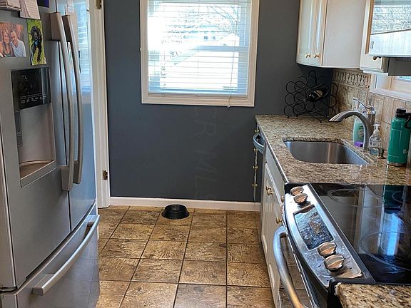4th image of 2767 Bellwood Ave
