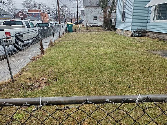 3rd image of 618 W 5th St #1