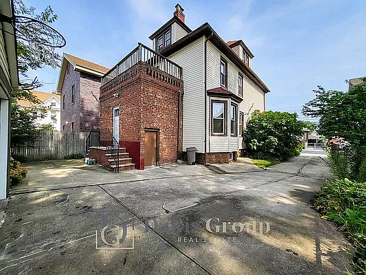 5th image of 25-34 Ericsson St #1