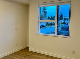 623 Kemsley Ave #309, Coquitlam, BC V3J 0L8