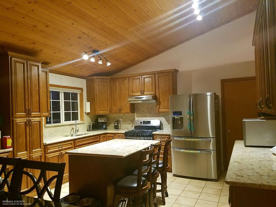 2nd image of 10650 Melody Rd