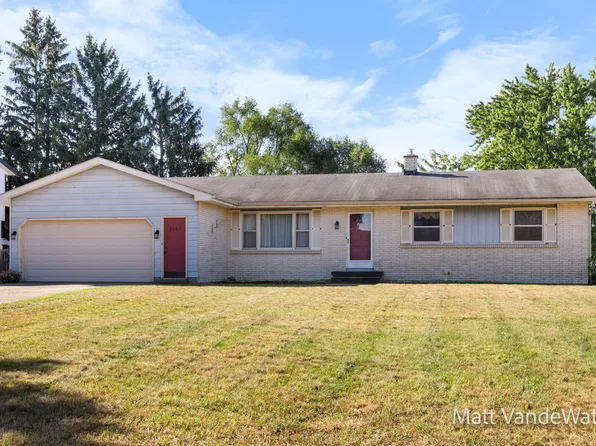 2662 Fairbrook Dr, Jenison, MI 49428