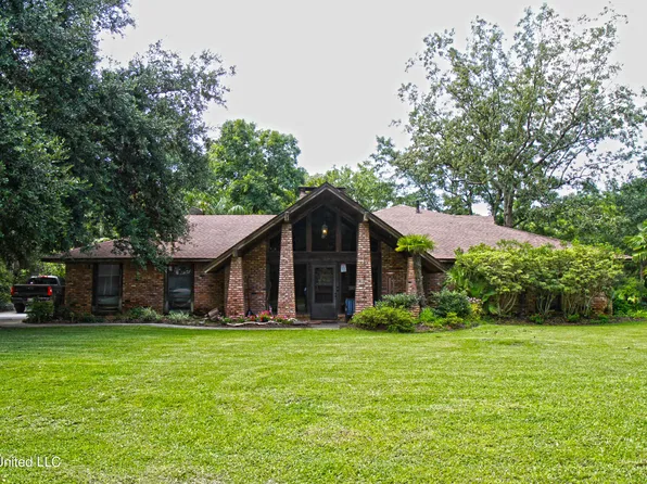 3321 Ebbtide St, Gautier, MS 39553