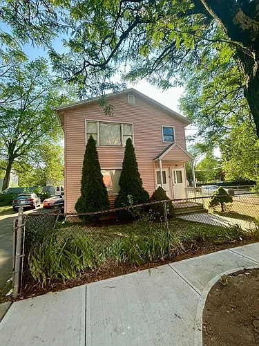 92 Arch St #2 Photo 1