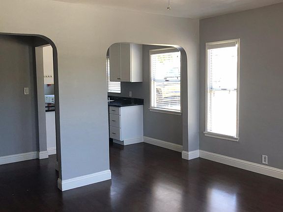 3rd image of 390 Kentucky St