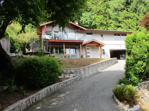 3907 Bayridge Pl, West Vancouver, BC V7V 3K2