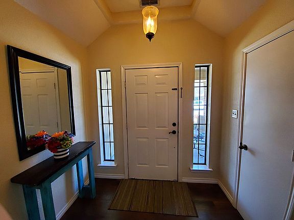2nd image of 2136 Goldfinch Dr