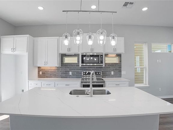 2nd image of 14933 Leeward Dr
