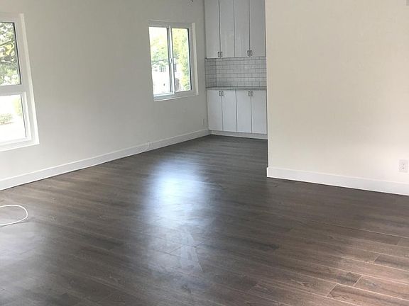 4th image of 906 Washington Ave #906B
