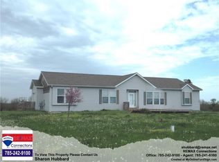 887 Sand Creek Rd, Pomona, KS 66076