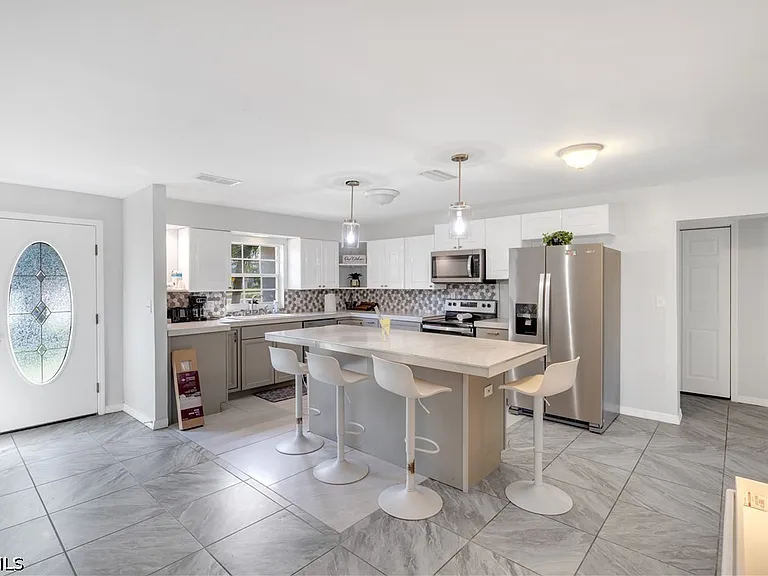 5602 Driftwood Pkwy — Photo 3