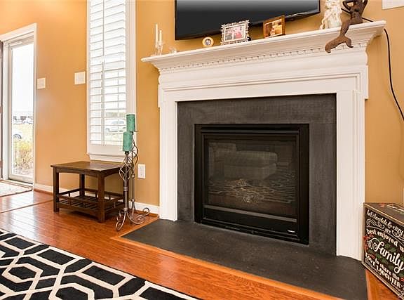 5th image of 8227 Creekside Bluffs Ln Unit 8227