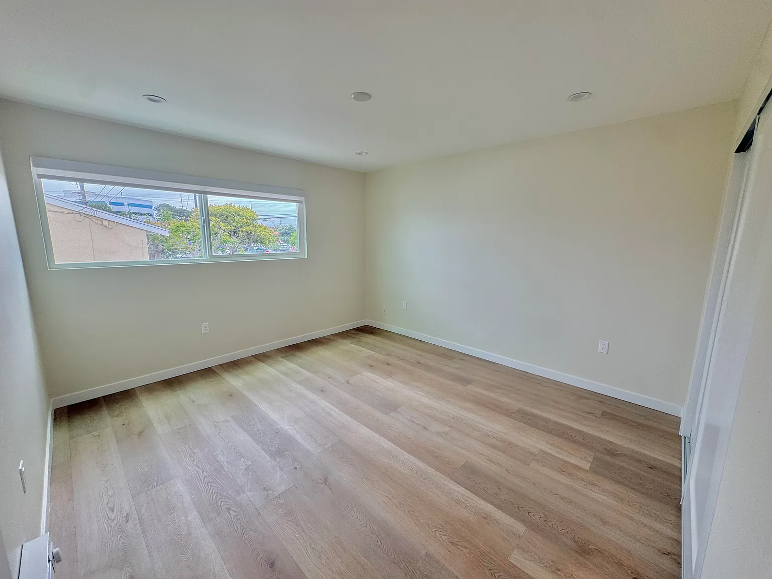 1 bed, 700 sqft, $2,768 — Photo 2
