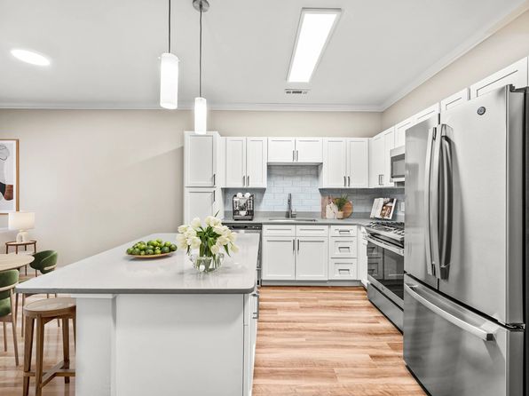 250 Station Cir #6-6402