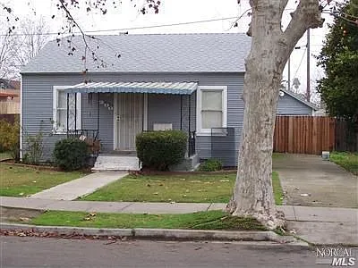 206 Delta Ave photo 1
