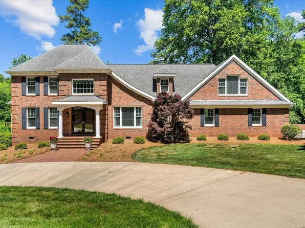 26 Olympic Ln, Siler City, NC 27344