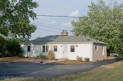 2nd image of 5908 N Meridian St