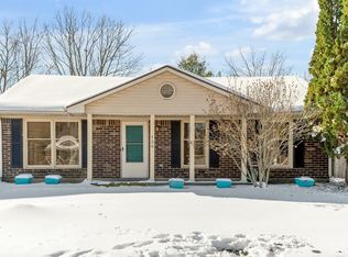 126 Chestnut Ln, Versailles, KY 40383