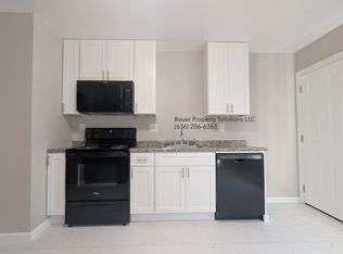 510 Cherry Ln, Warrenton, MO 63383