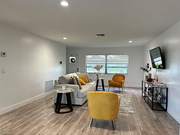 2nd image of 1330 Campanelli Drive