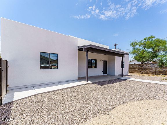 2nd image of 1931 W Pueblo Vista Blvd