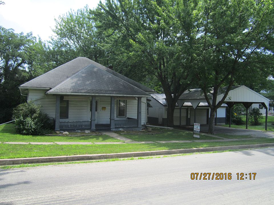 2nd image of 320 N Main St