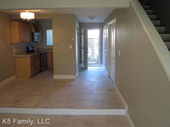 5th image of 138 Rainbow Ct