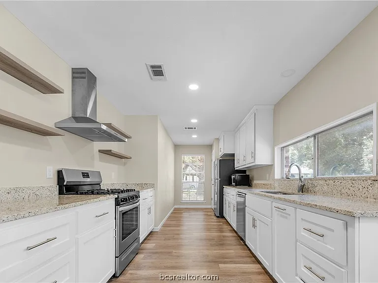 1803 Leona Dr — Photo 7