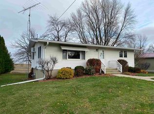 17 S Stanton St, Shannon, IL 61078